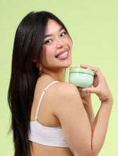 Load image into Gallery viewer, Ciroa Cucumber & Green Apple Body Scrub